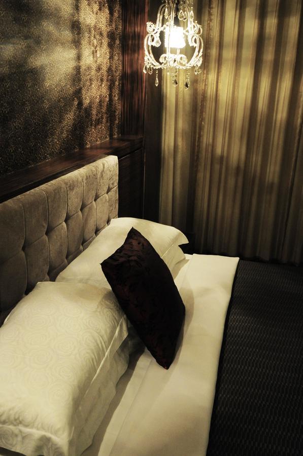 The Riverside Hotel&Motel Kaohsiung Buitenkant foto