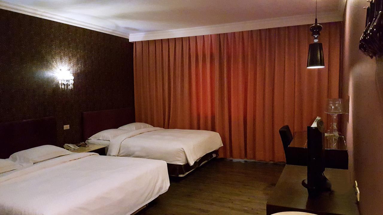 The Riverside Hotel&Motel Kaohsiung Buitenkant foto