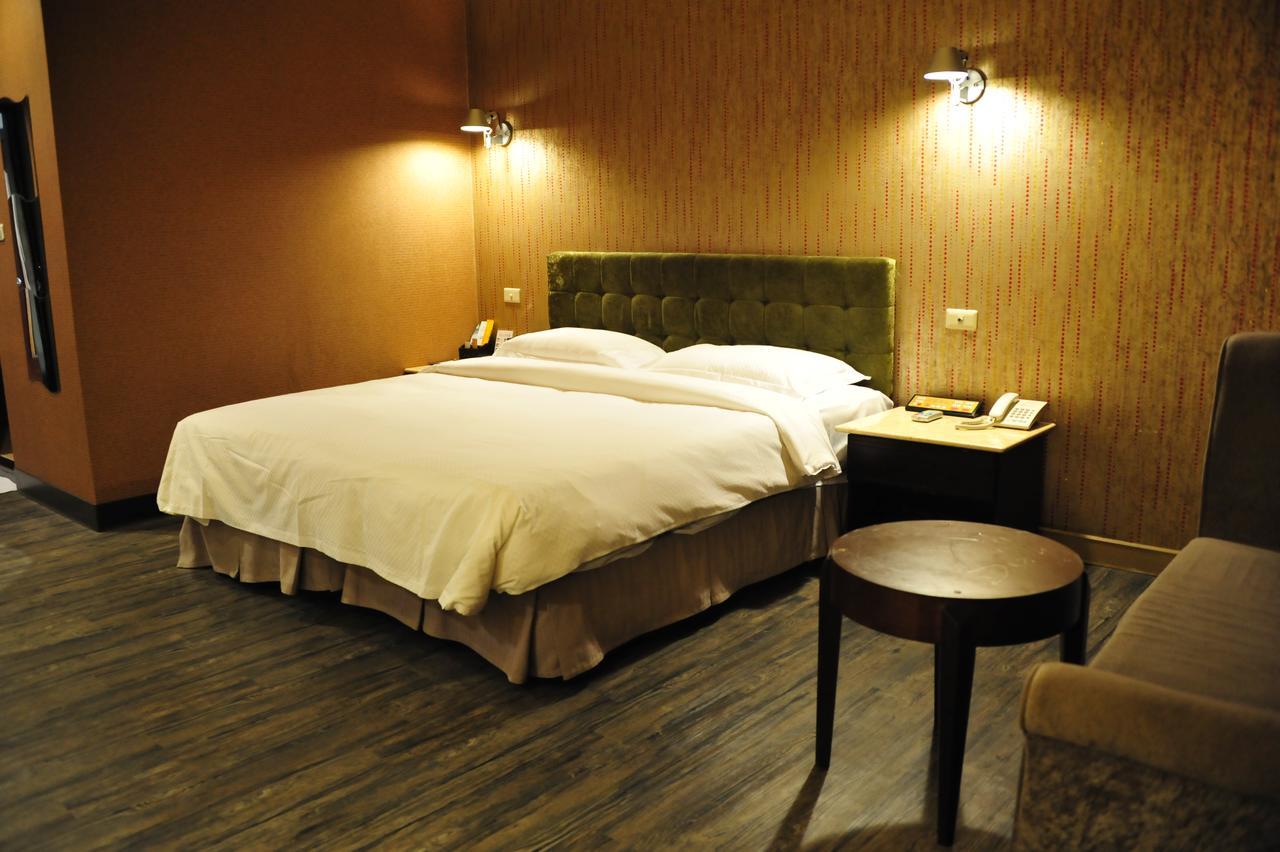 The Riverside Hotel&Motel Kaohsiung Buitenkant foto