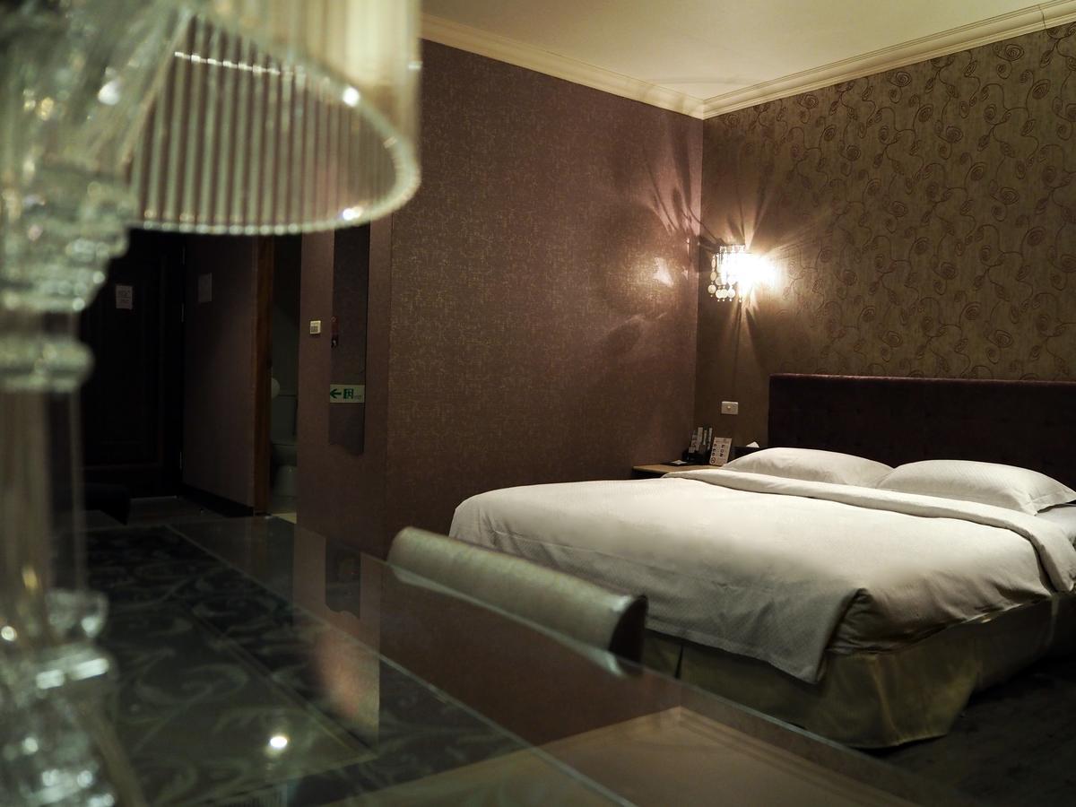 The Riverside Hotel&Motel Kaohsiung Buitenkant foto