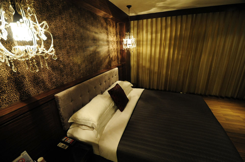 The Riverside Hotel&Motel Kaohsiung Buitenkant foto