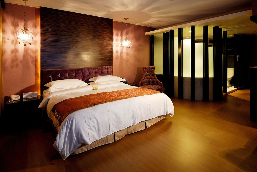 The Riverside Hotel&Motel Kaohsiung Buitenkant foto