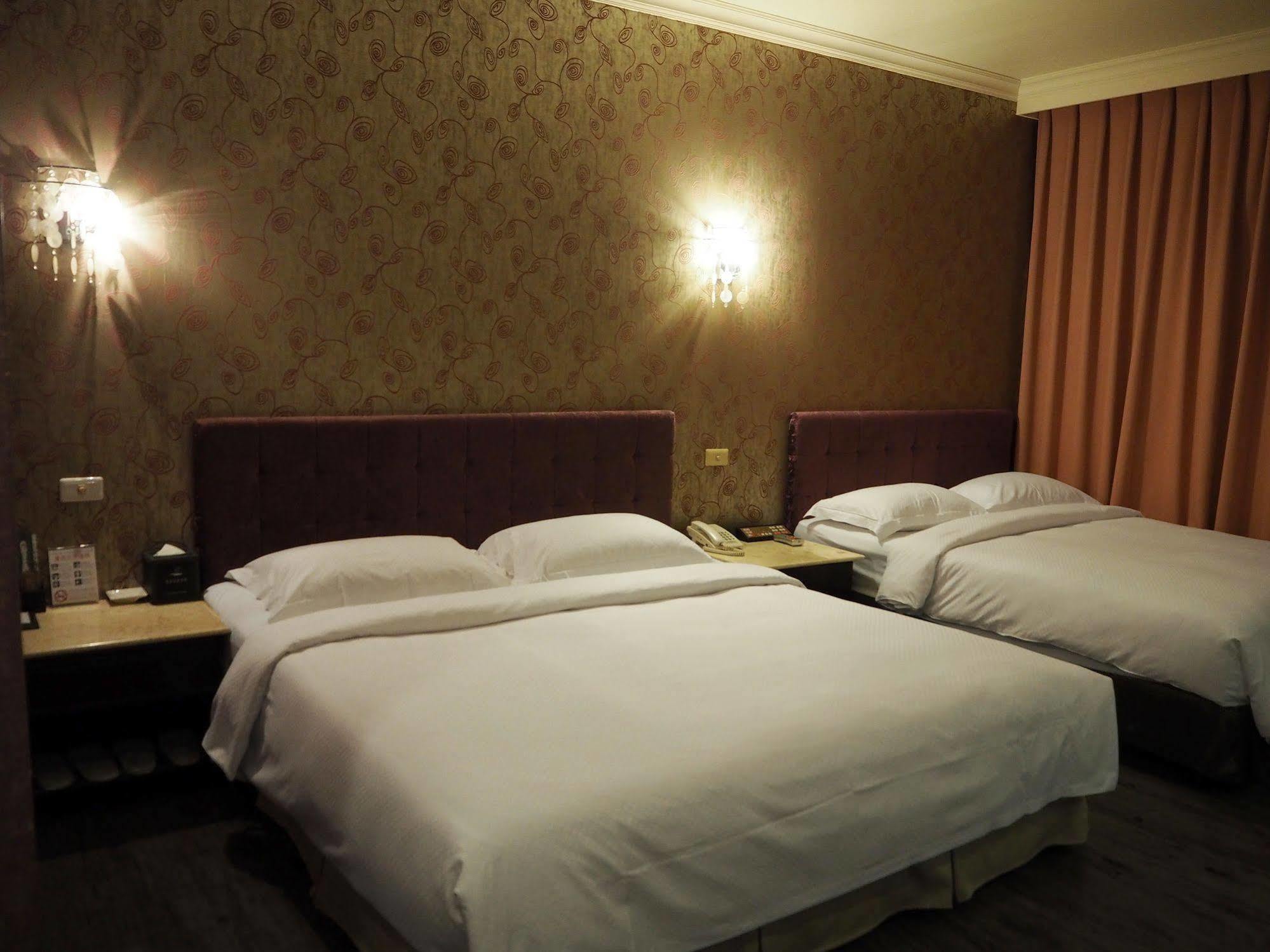 The Riverside Hotel&Motel Kaohsiung Buitenkant foto