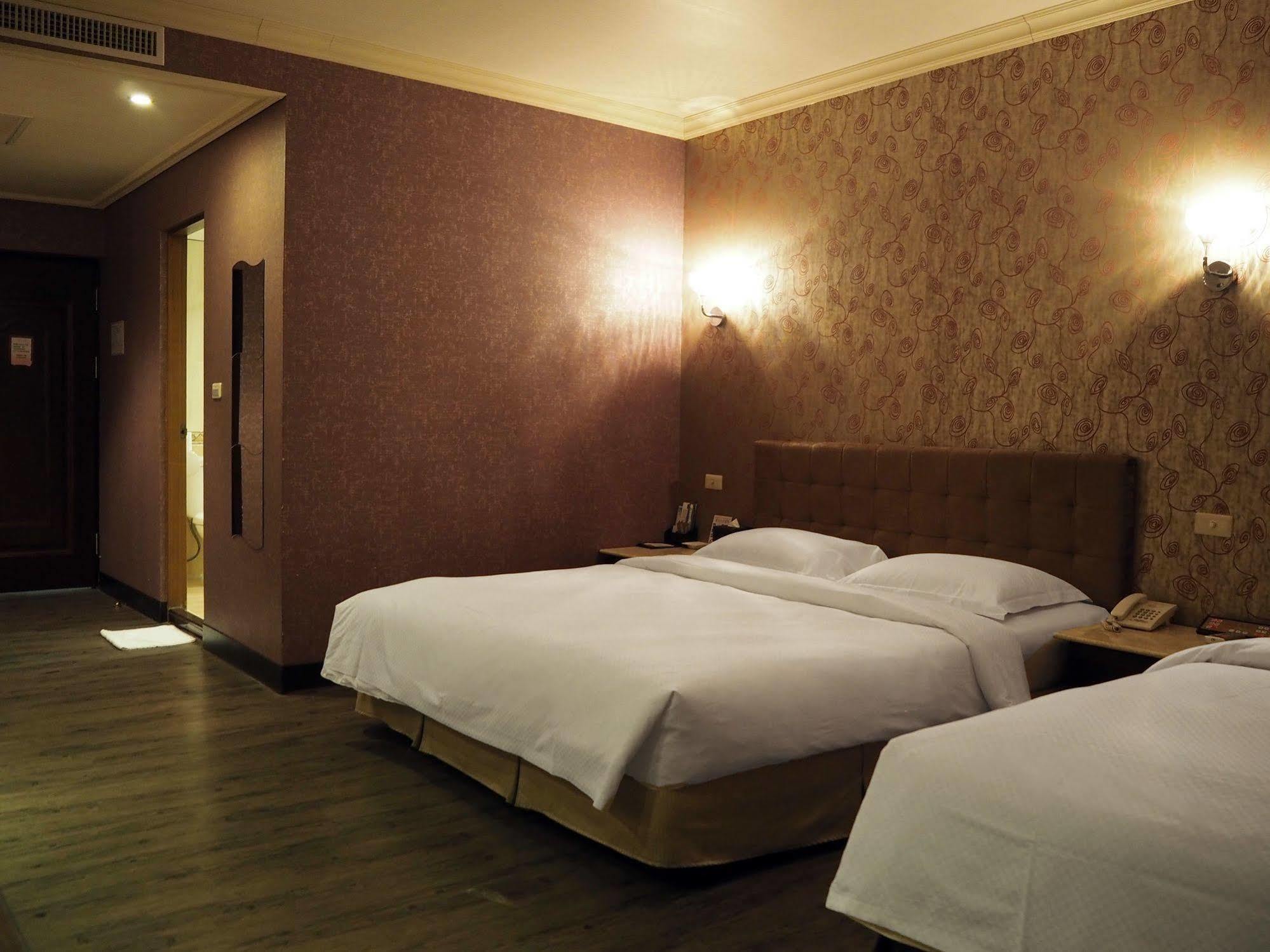 The Riverside Hotel&Motel Kaohsiung Buitenkant foto