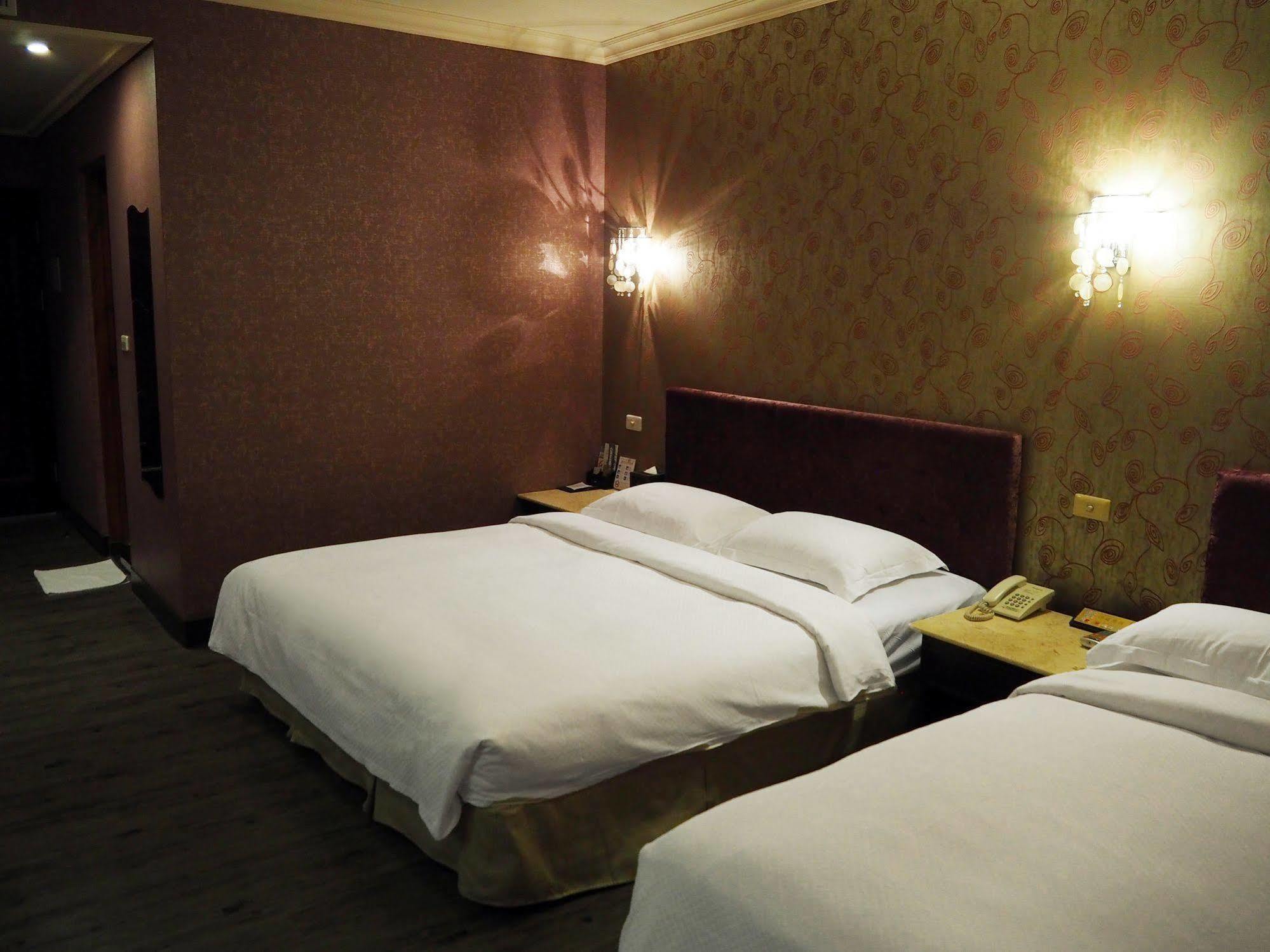 The Riverside Hotel&Motel Kaohsiung Buitenkant foto