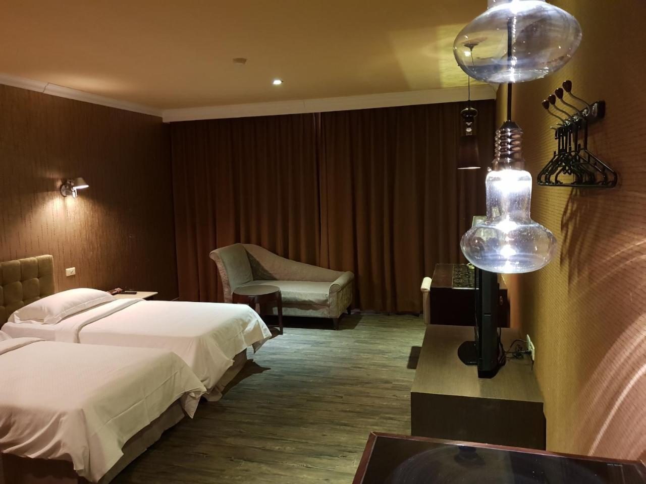 The Riverside Hotel&Motel Kaohsiung Buitenkant foto