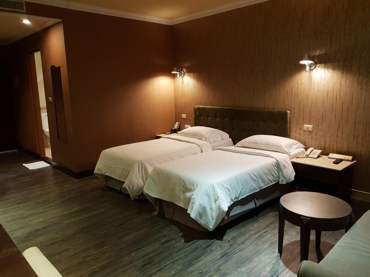 The Riverside Hotel&Motel Kaohsiung Buitenkant foto