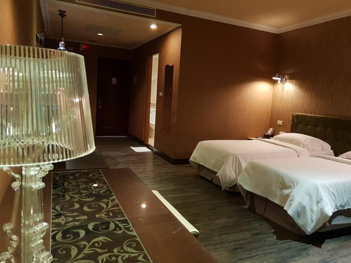 The Riverside Hotel&Motel Kaohsiung Buitenkant foto